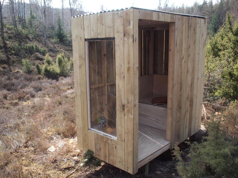 The Inshriach Bothy, a tiny artist residency studio off the grid in the Scottish Highlands. | www.facebook.com/SmallHouseBliss