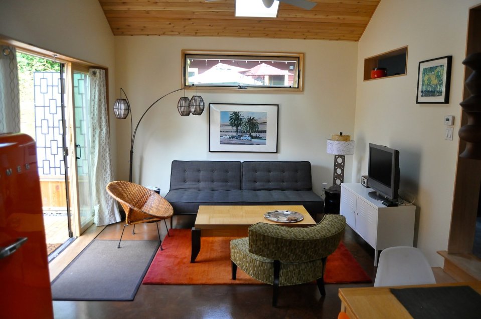 PDX Eco Cottage, a sustainably built Craftsman-style backyard cottage with Mid-Century Modern interior. It has 1 bedroom in 550 sq ft. | www.facebook.com/SmallHouseBliss