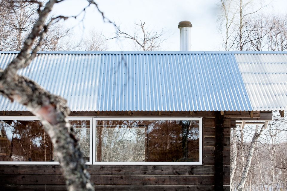 This log cabin in Norway joins a new structure to two existing one-room cabins, one over 100 years old. Together they have 3 bedrooms in 915 sq ft. | www.facebook.com/SmallHouseBliss