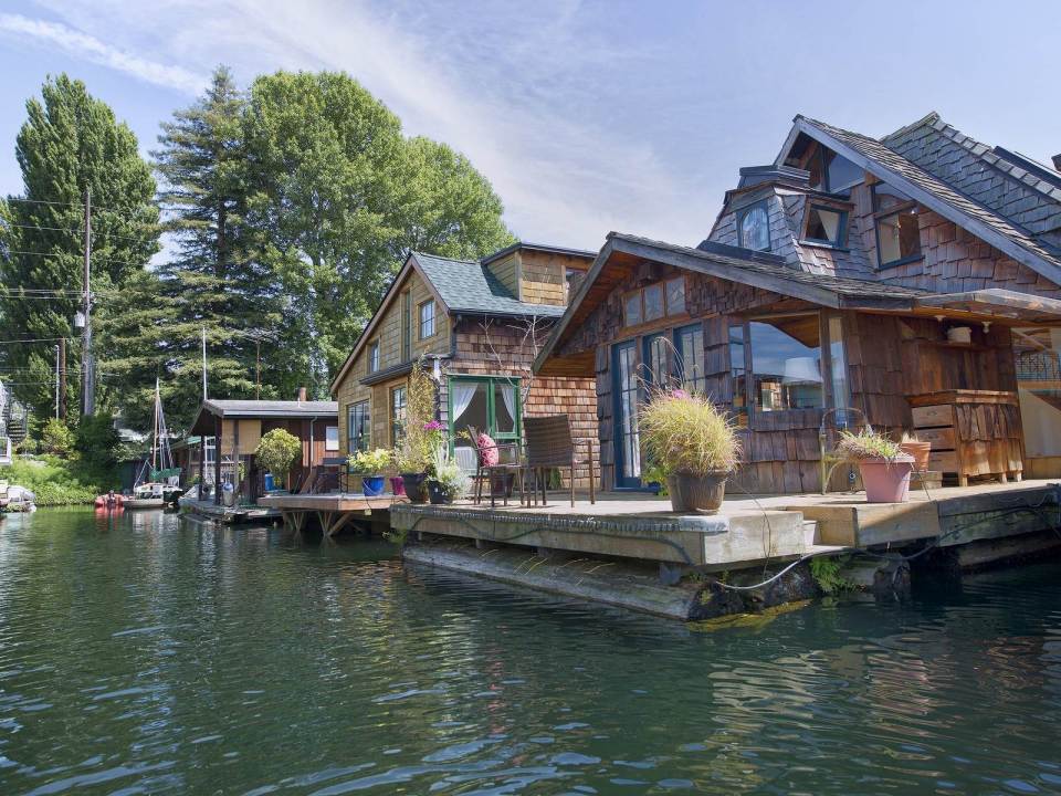 The Hobbit Houseboat, an eclectic two-bedroom float home on Seattle's Lake Union. | www.facebook.com/SmallHouseBliss